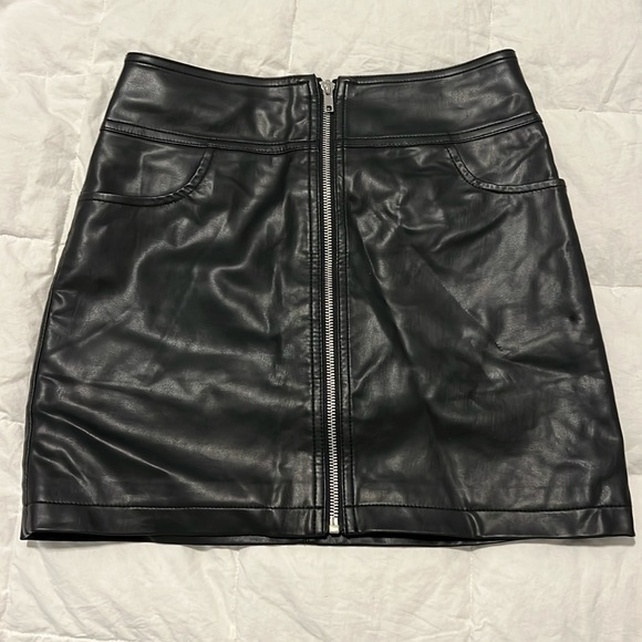 Forever 21 Dresses & Skirts - Leather Zip-Up Skirt